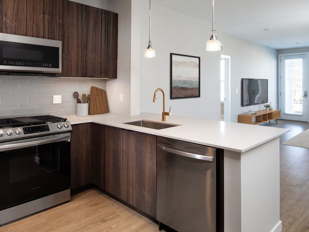 Avalon Harbor Isle - Photo 7 of 46