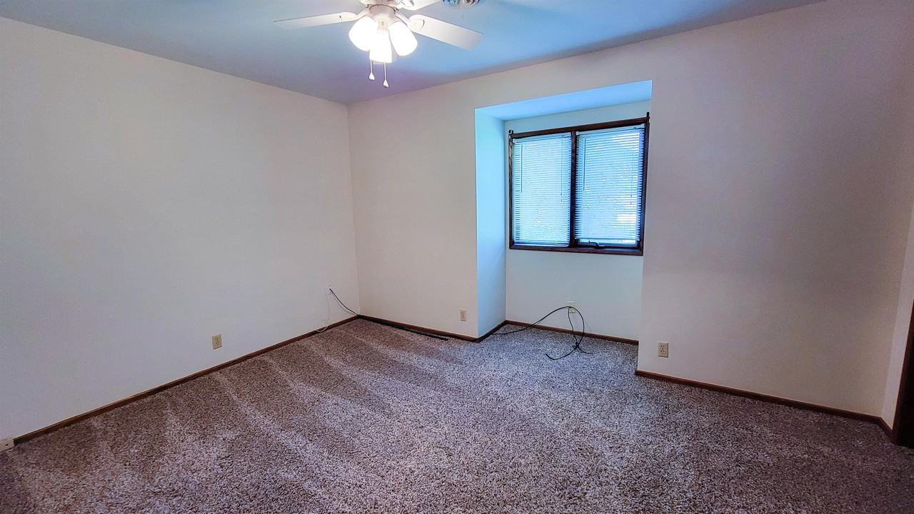 3304 Northwestern Ave #B - Photo 6 of 11