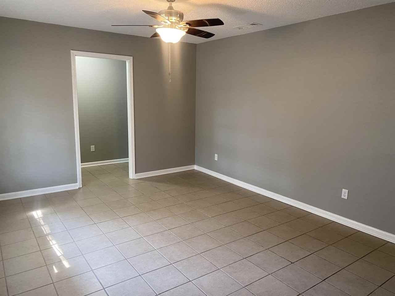 400 S Dearborn St #1 - Photo 2 of 9