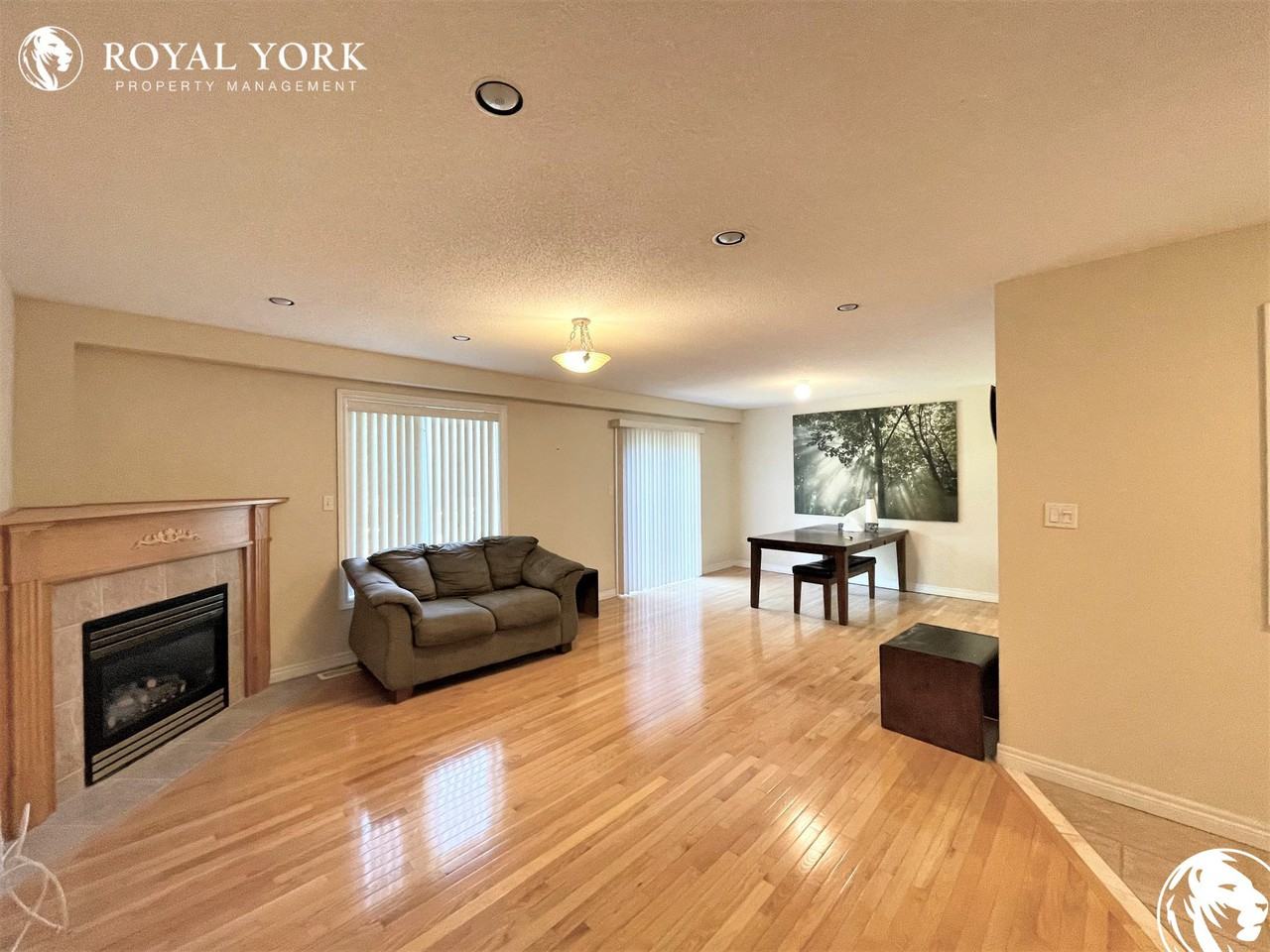 1101 Harrogate Dr - Photo 2 of 45