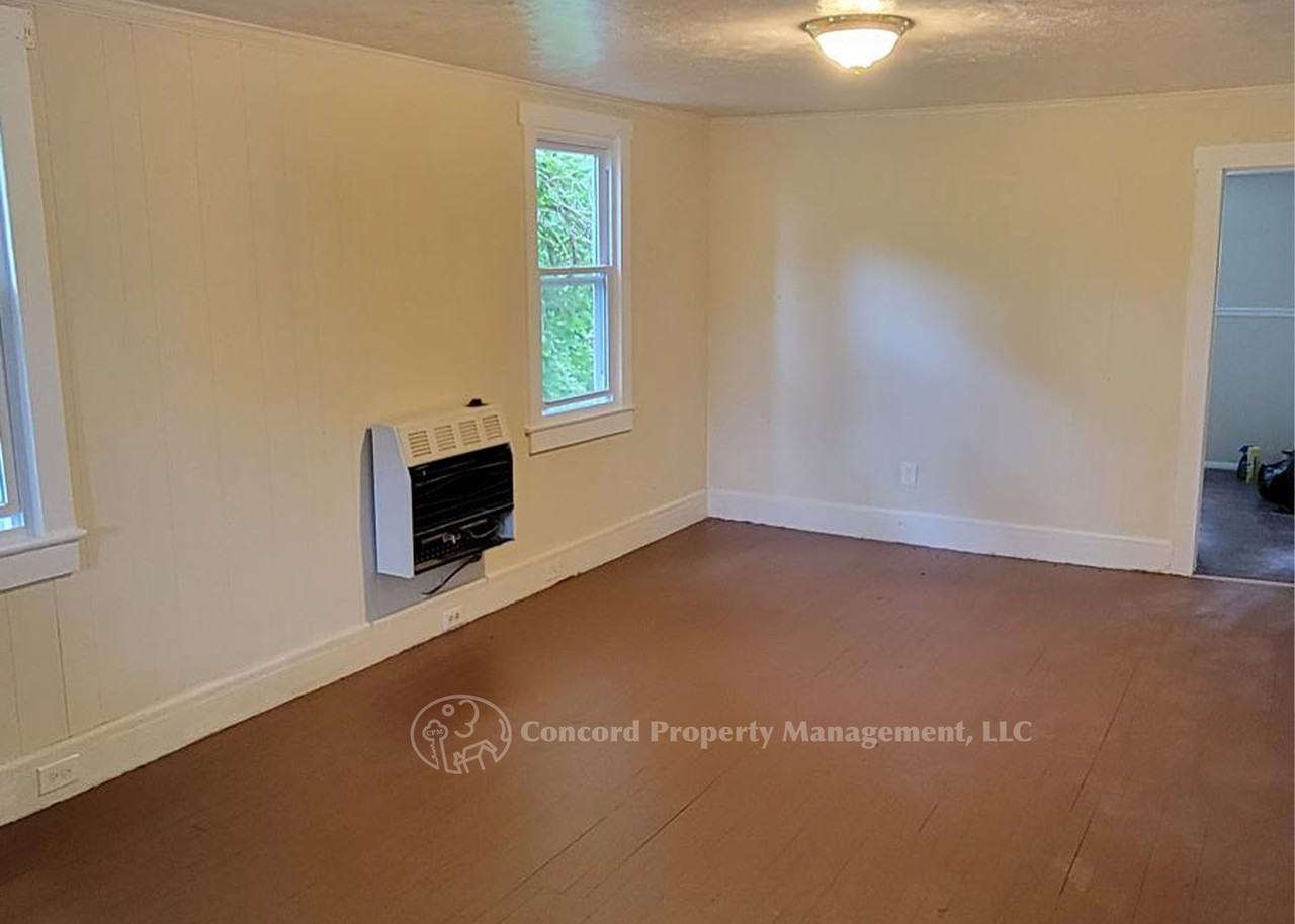 Water view 2 bedroom 1 bathroom House - Photo 2 of 22