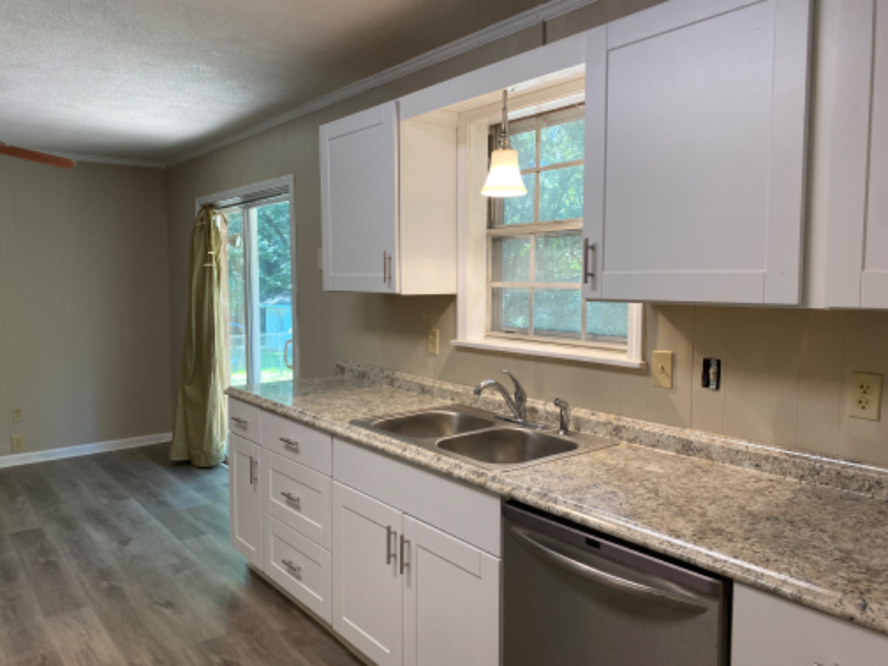 310 Jones St - Photo 3 of 9