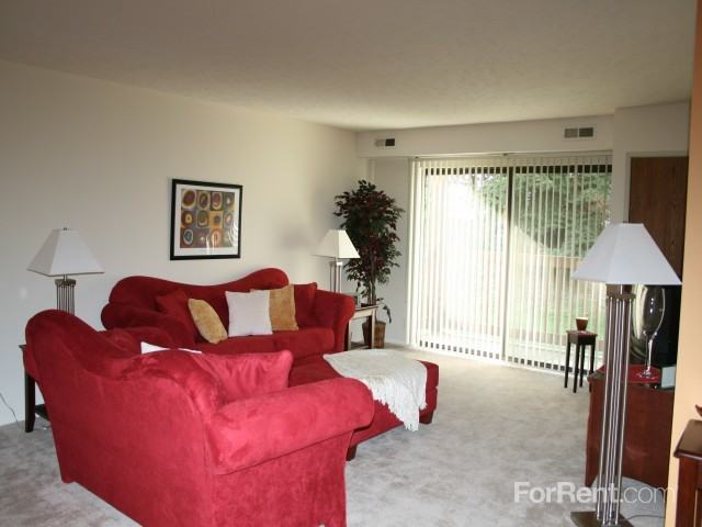 Deer Run Apartments - Photo 3 of 6