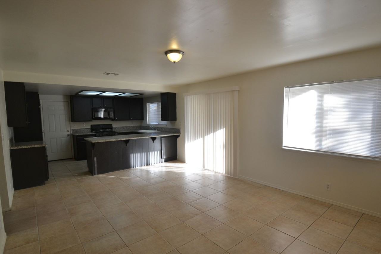 37418 Birch Tree Ln - Photo 2 of 13