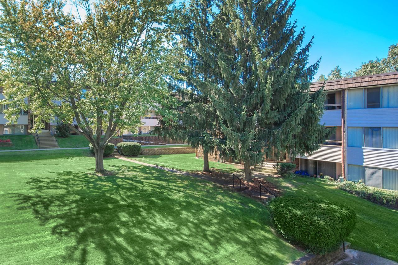 611 Regency Way - Photo 2 of 85