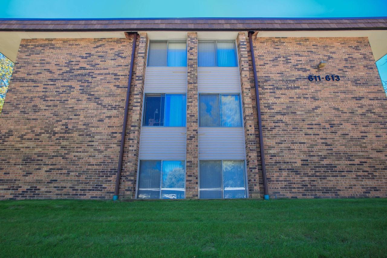 611 Regency Way - Photo 6 of 85
