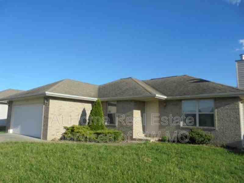 3724 W Ridgeway St - Photo 2 of 10