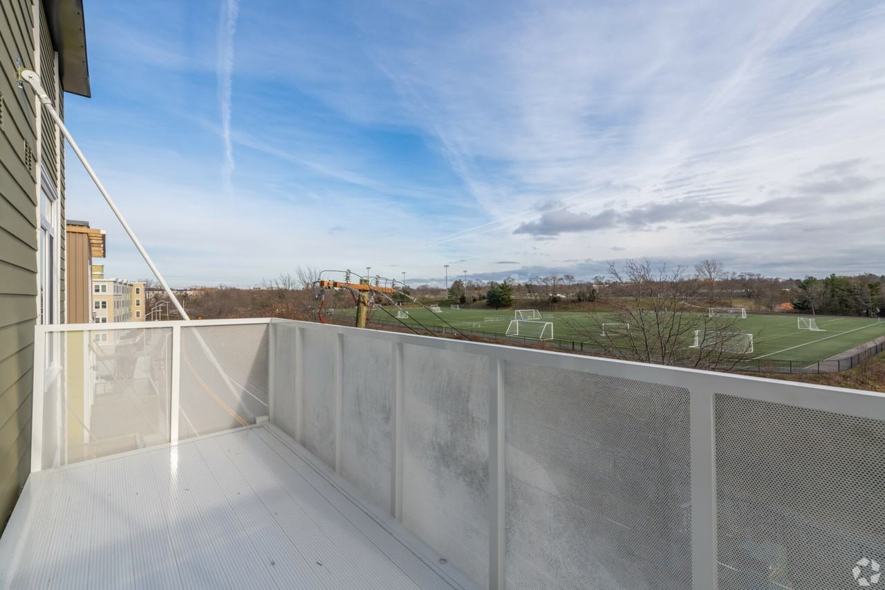 New St #419 - Photo 4 of 10