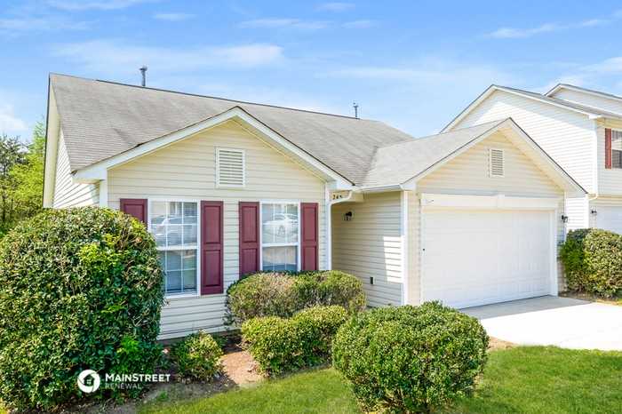 745 Raindrops Rd - Photo 3 of 16