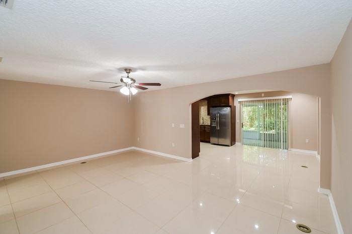11856 Lake Bend Cir - Photo 3 of 17