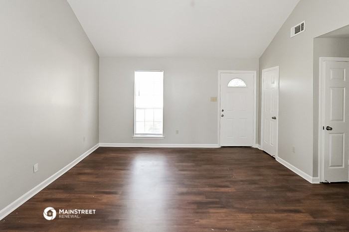 6464 Elmwood Cv - Photo 3 of 16