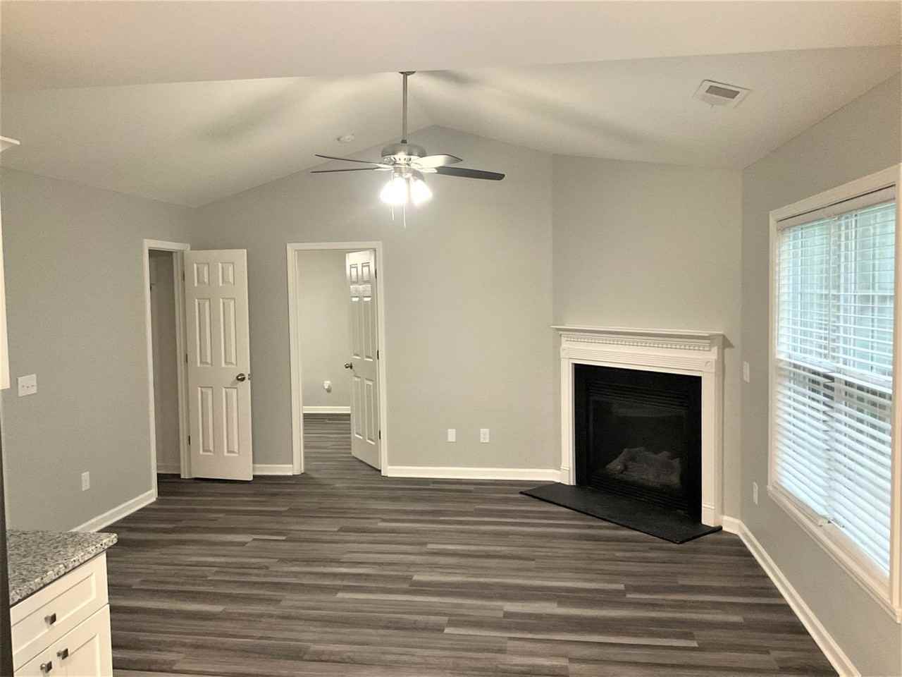 6013 Trailshead Dr - Photo 3 of 17