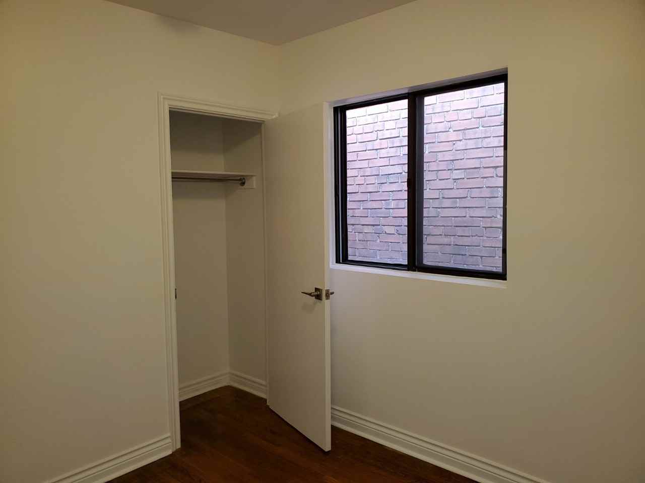 679 Vaughan Road - Photo 7 of 12