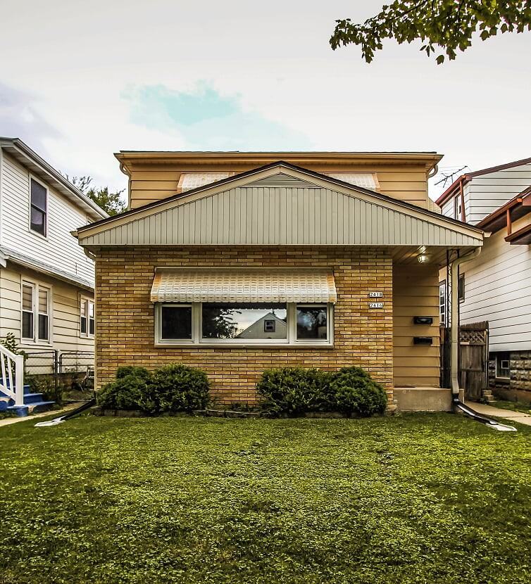 2418 S 75th St #2418 - Photo 2 of 32