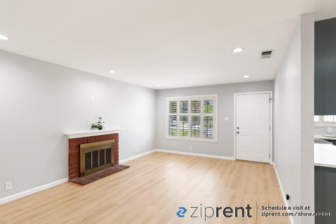 3315 Desertwood Ln - Photo 3 of 23