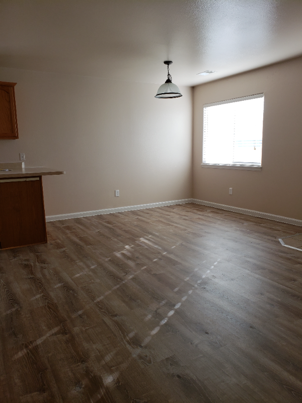 345 W Kennedy Ave #12 - Photo 3 of 15