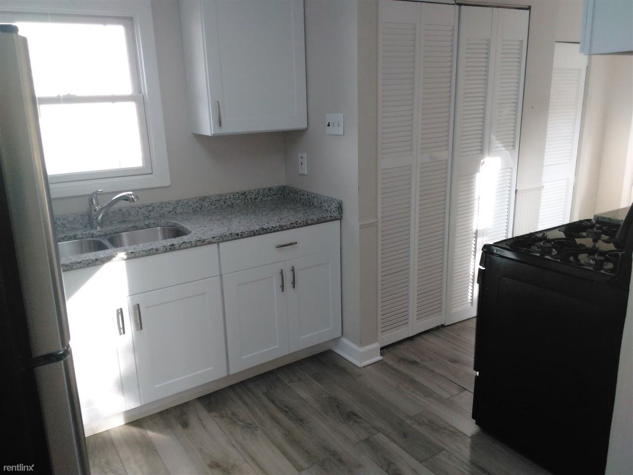 5010 33rd Ave - Photo 2 of 9