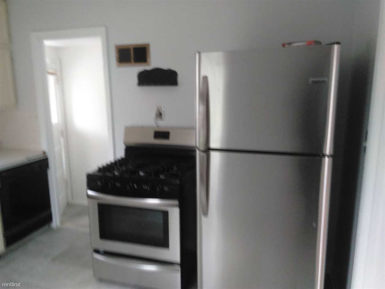 5010 33rd Ave - Photo 3 of 9