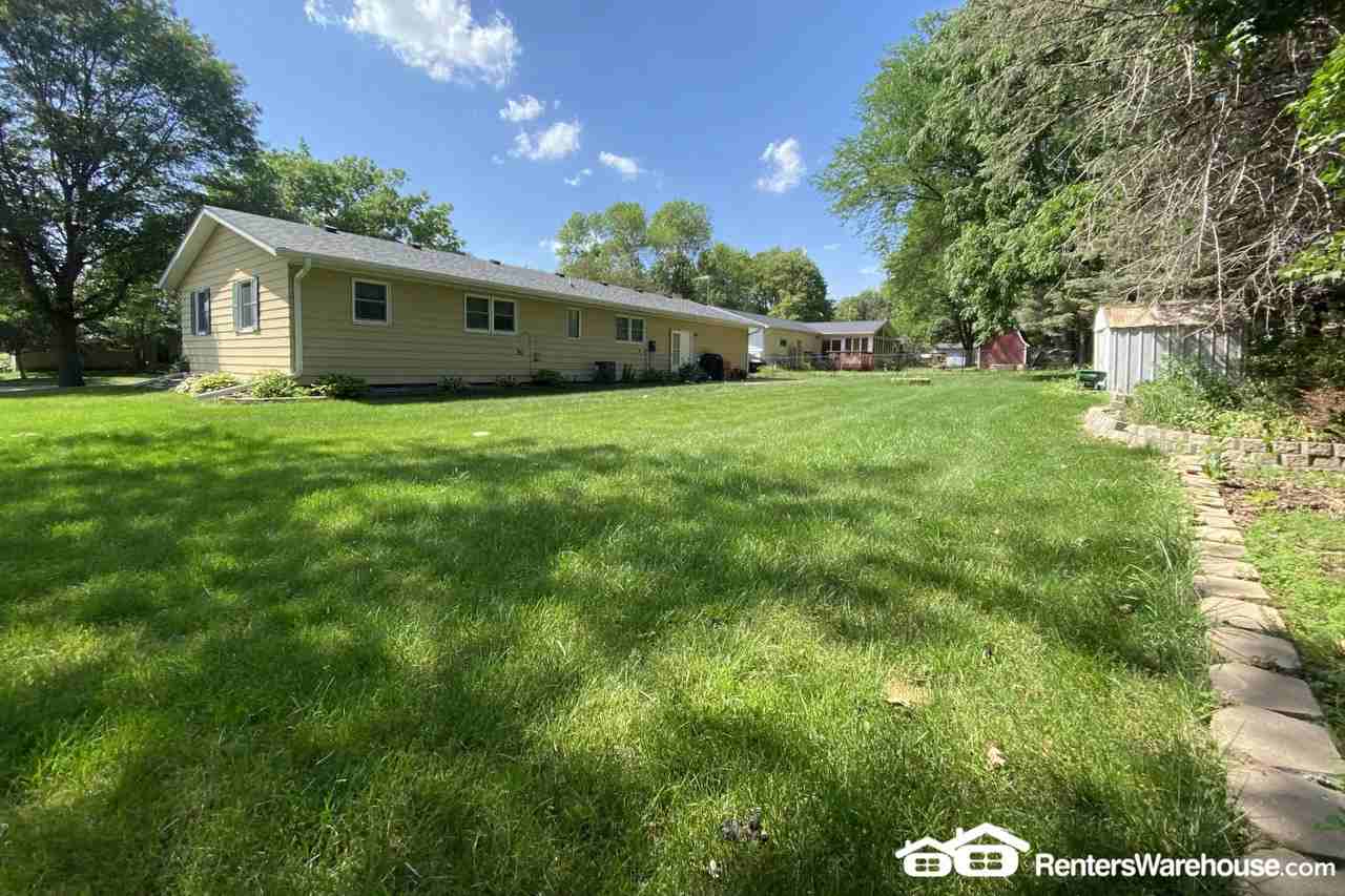 186 Linden Rd - Photo 2 of 17