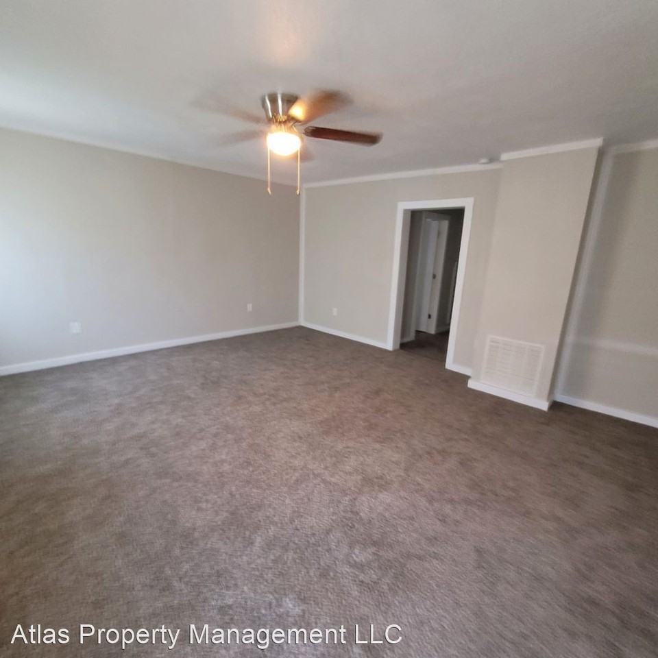 209 W 23rd St - Photo 3 of 7