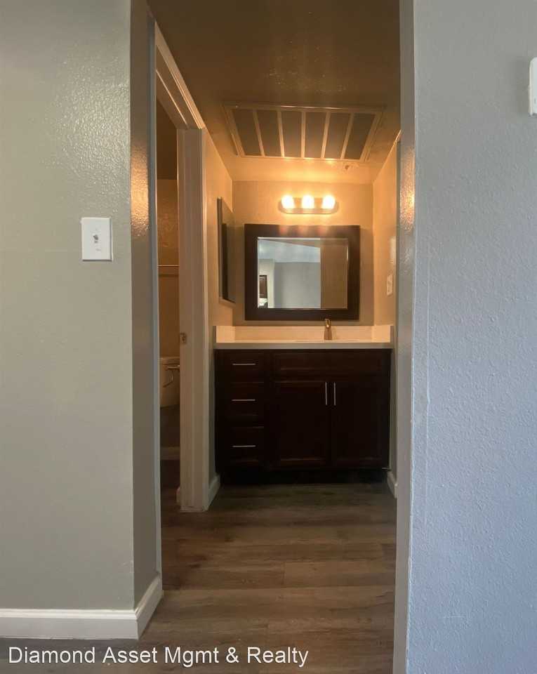 Scottsdale 5th Apartments 6405 E Indian School Rd, Scottsdale, AZ