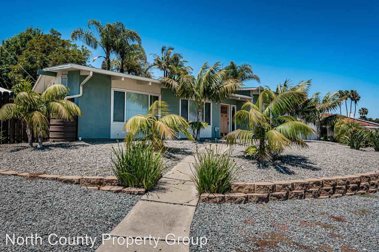 1014 Bluesage Dr - Photo 2 of 30