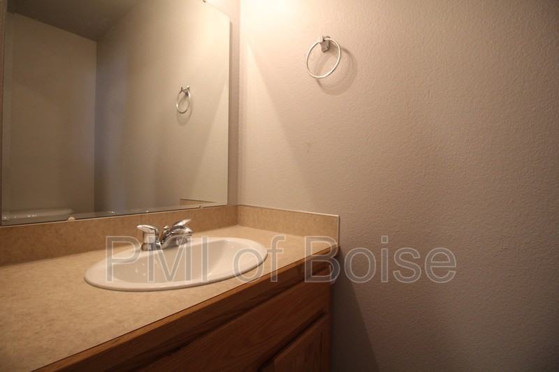 1031 E Iowa Ave #3 - Photo 5 of 17