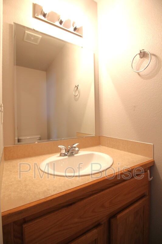 1031 E Iowa Ave #3 - Photo 6 of 17