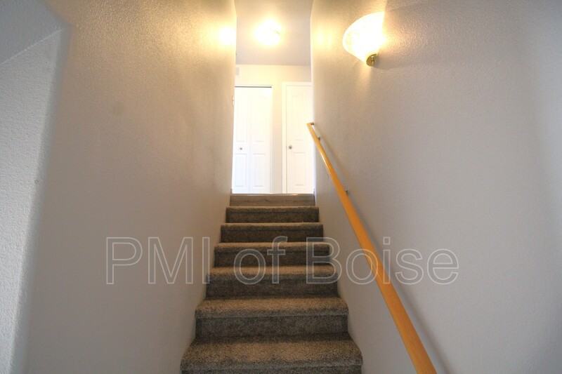 1031 E Iowa Ave #3 - Photo 7 of 17