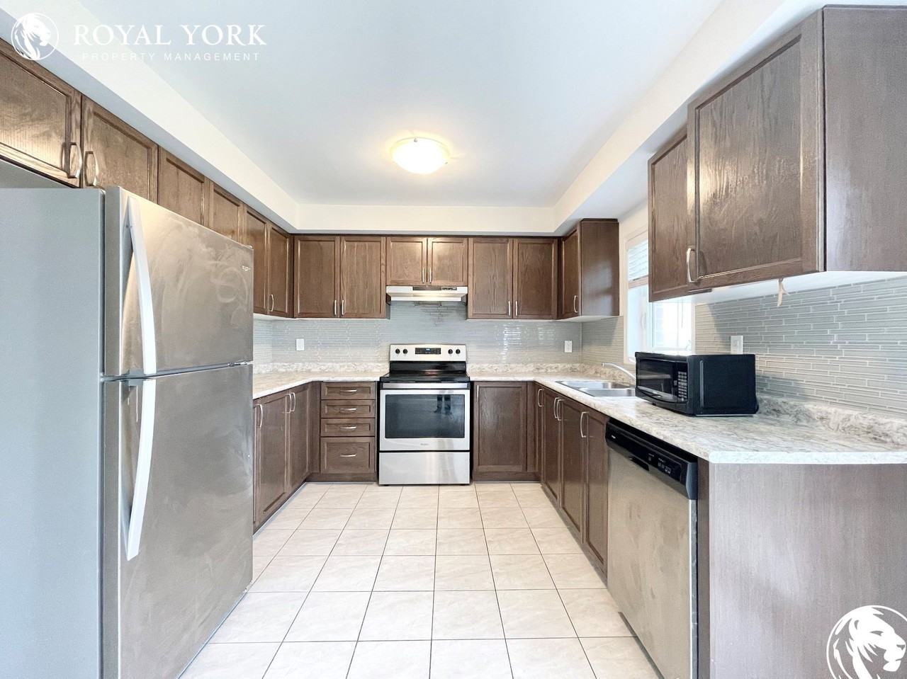 2613 Deputy Minister Path - Photo 2 of 45
