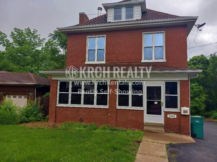 2432 Ackerman Ave - Photo 2 of 9