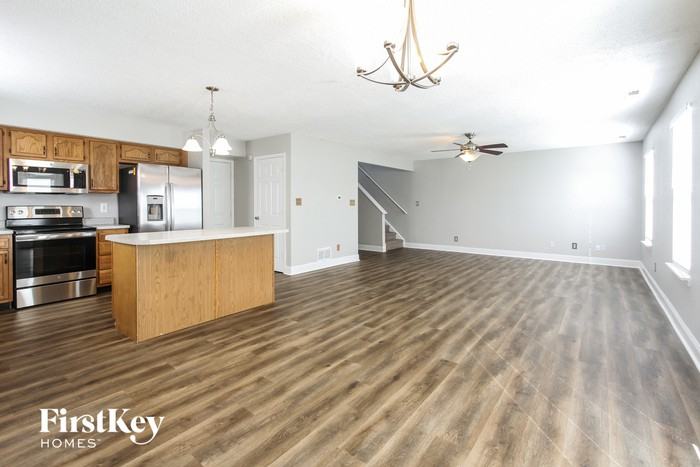 1432 Lake Meadow Dr - Photo 3 of 15