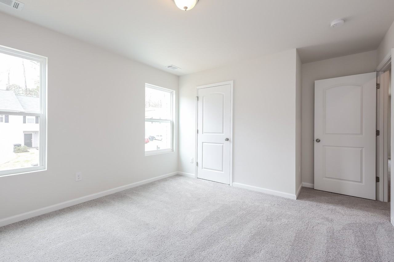 132 Evonshire Boulevard - Photo 3 of 15