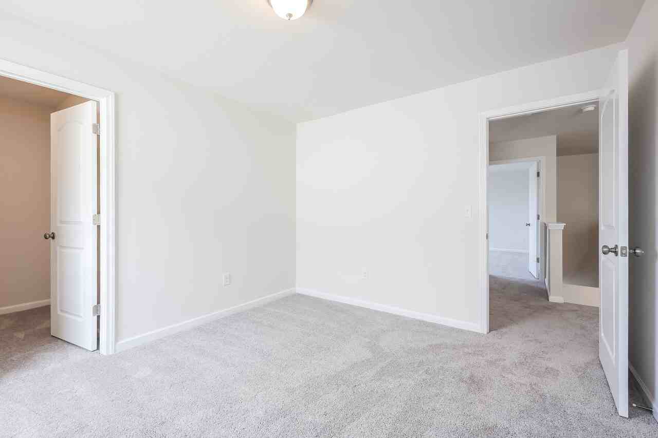 132 Evonshire Boulevard - Photo 4 of 15