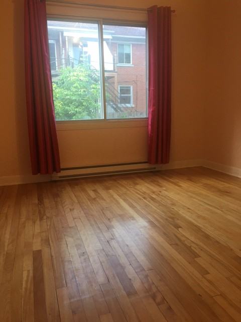 590 39e Avenue - Photo 2 of 12