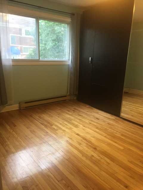 590 39e Avenue - Photo 3 of 12