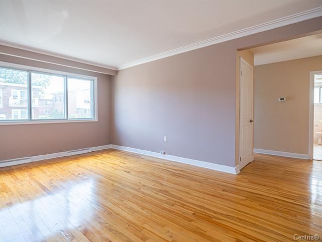 827 56e Avenue - Photo 5 of 10