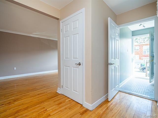 827 56e Avenue - Photo 6 of 10