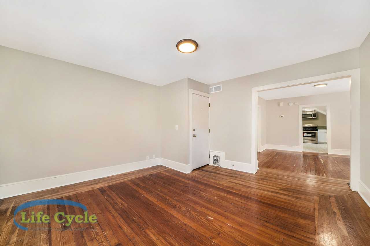 921 Fairmount St Se #2 - Photo 3 of 9