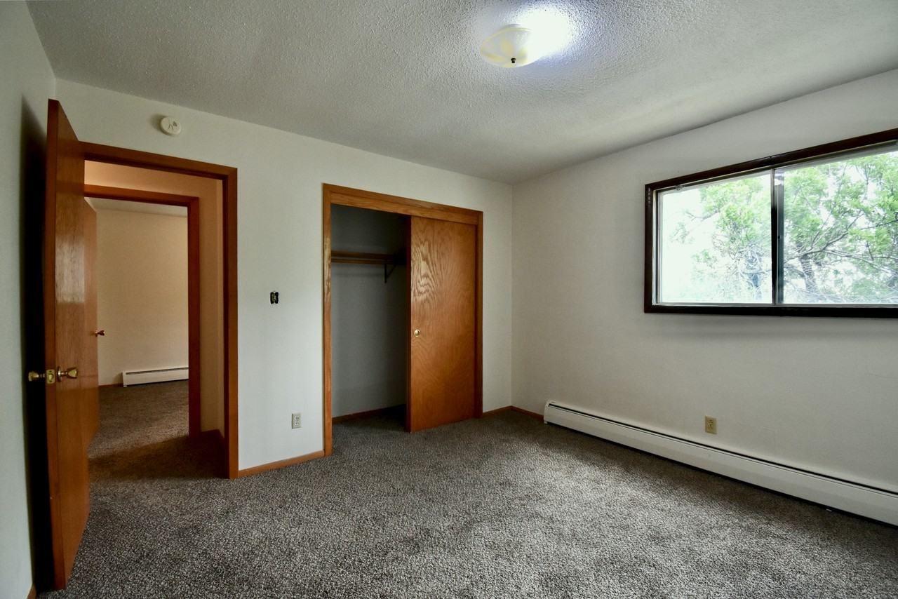 102 5th St E #12 - Photo 2 of 11