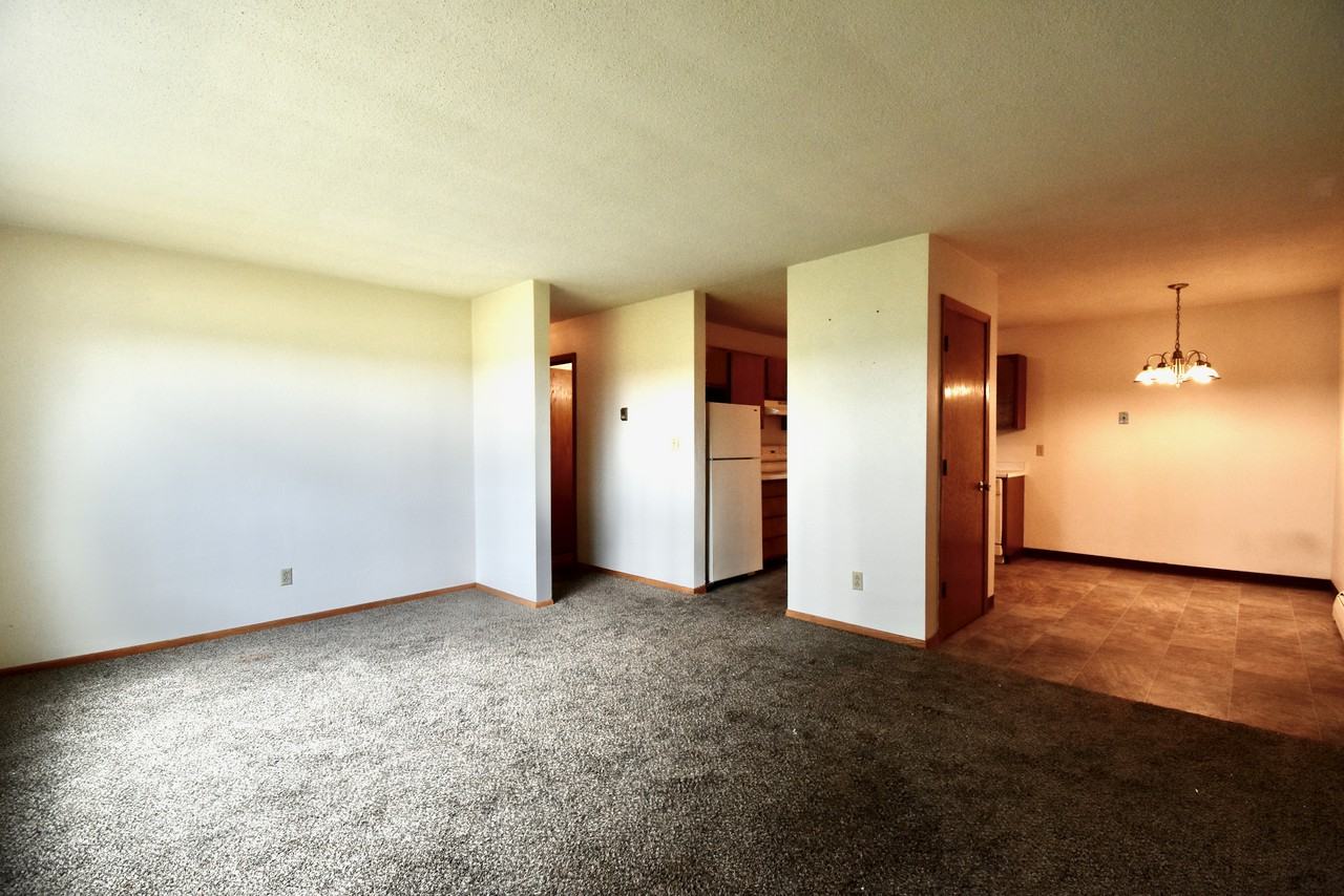 102 5th St E #12 - Photo 4 of 11