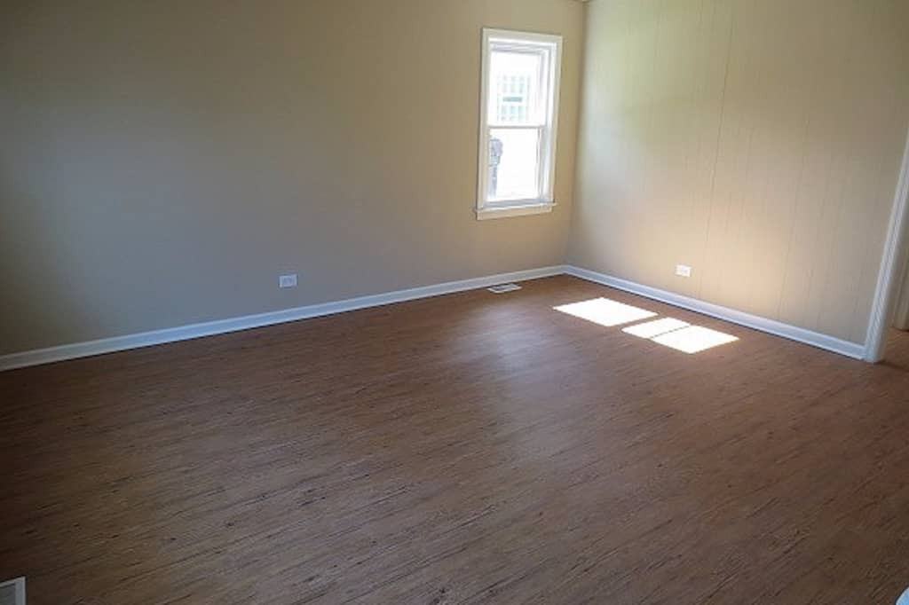 9308 S 49th Ave - Photo 2 of 10