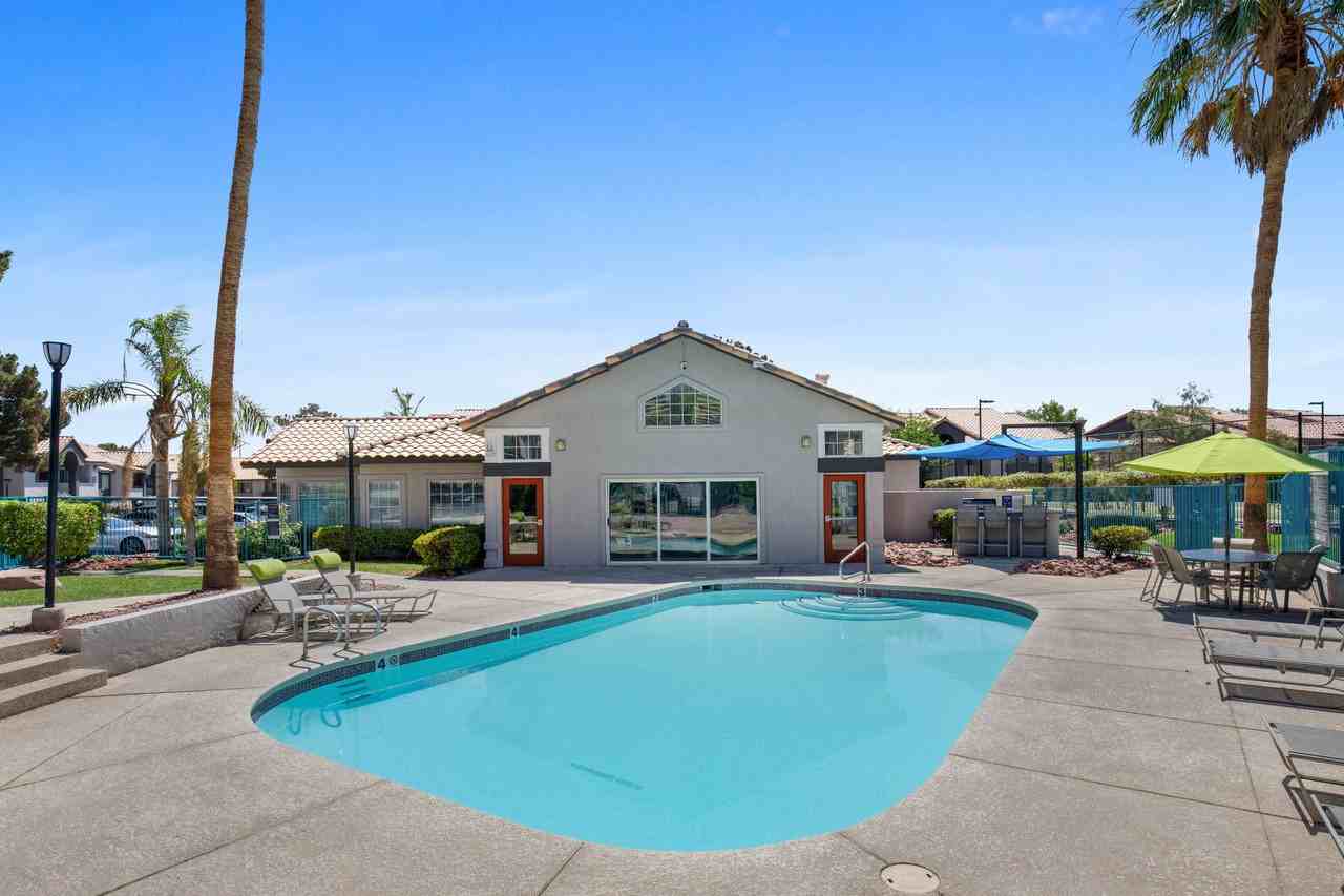 Escena - Photo 6 of 36