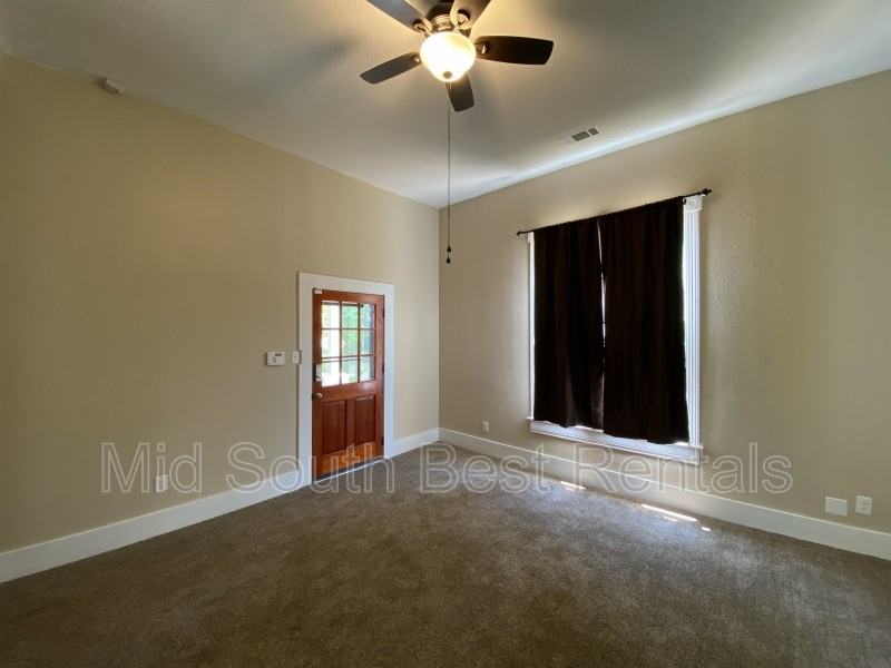 1222 W 19th St - Photo 2 of 6