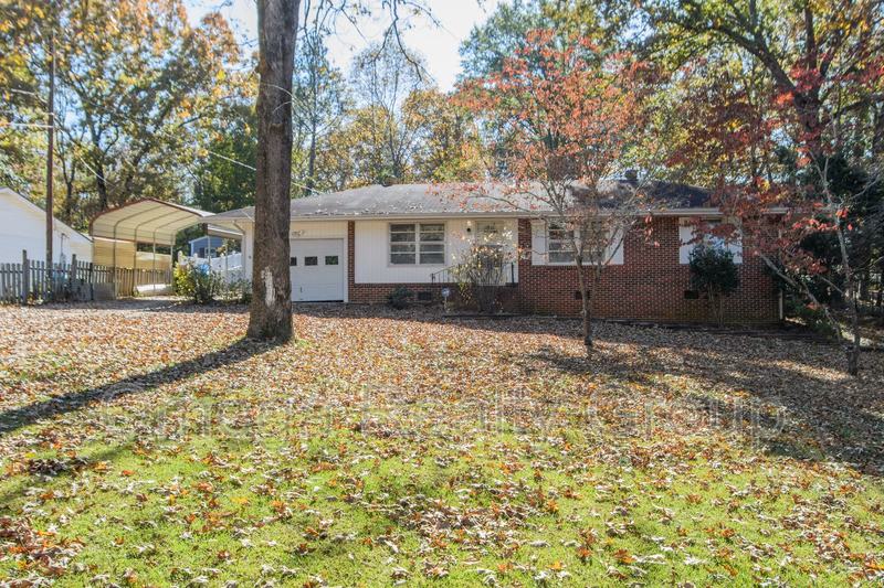 207 Forest Hills Cir - Photo 5 of 39