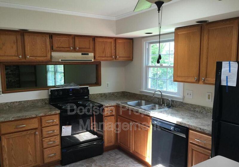 5088 Blarney St - Photo 3 of 18