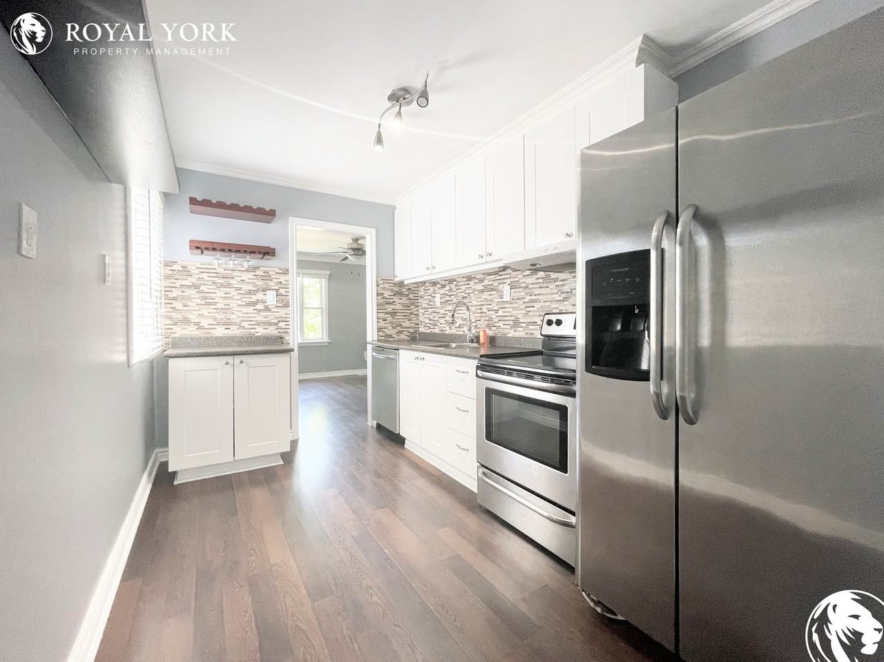 36 Sandown St - Photo 2 of 43