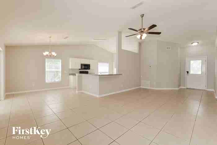 1563 Oak Hill Trl - Photo 3 of 15