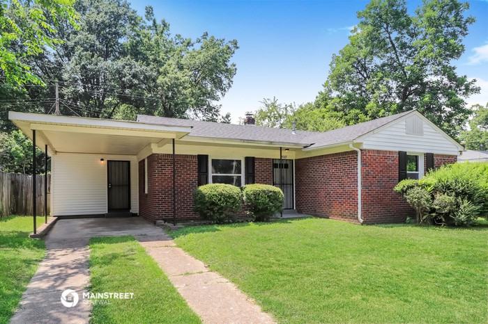 4065 Meadow Dr - Photo 3 of 16