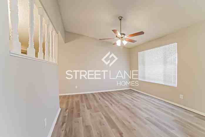 6313 W Caron St - Photo 3 of 15